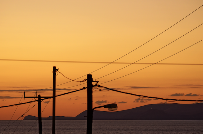 Reforma en la Distribución Eléctrica: Informe Propone Cambio Clave al Modelo Regulatorio en Chile